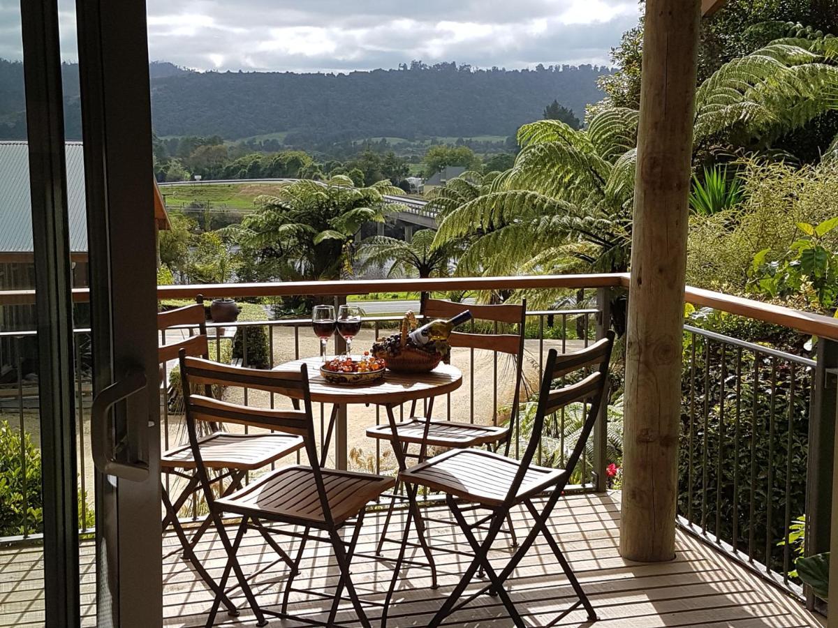 Riverstone Retreat Karamea Exterior photo