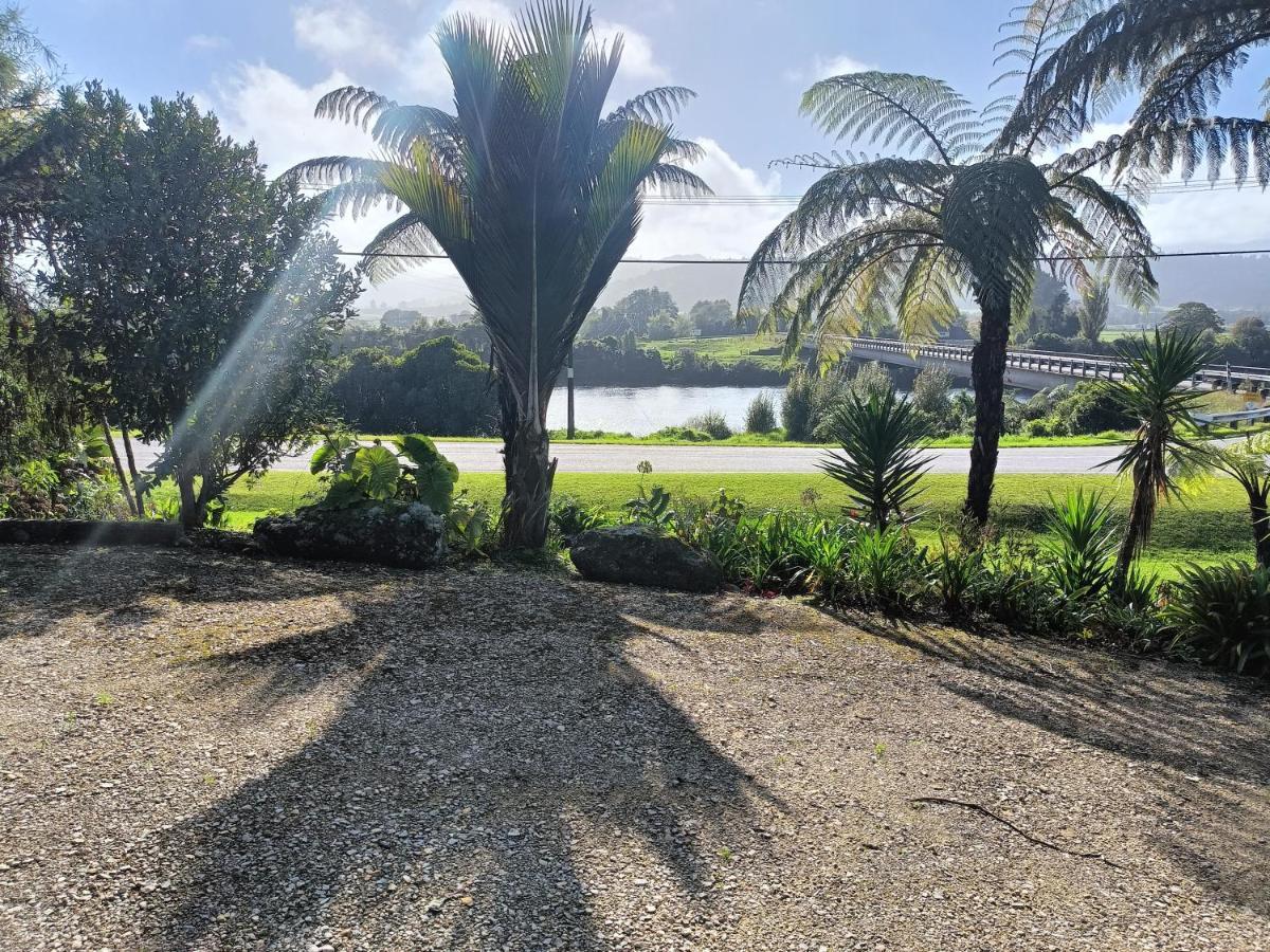 Riverstone Retreat Karamea Exterior photo