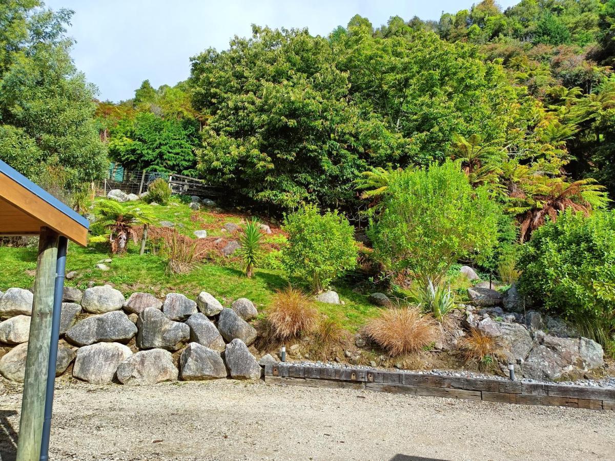 Riverstone Retreat Karamea Exterior photo